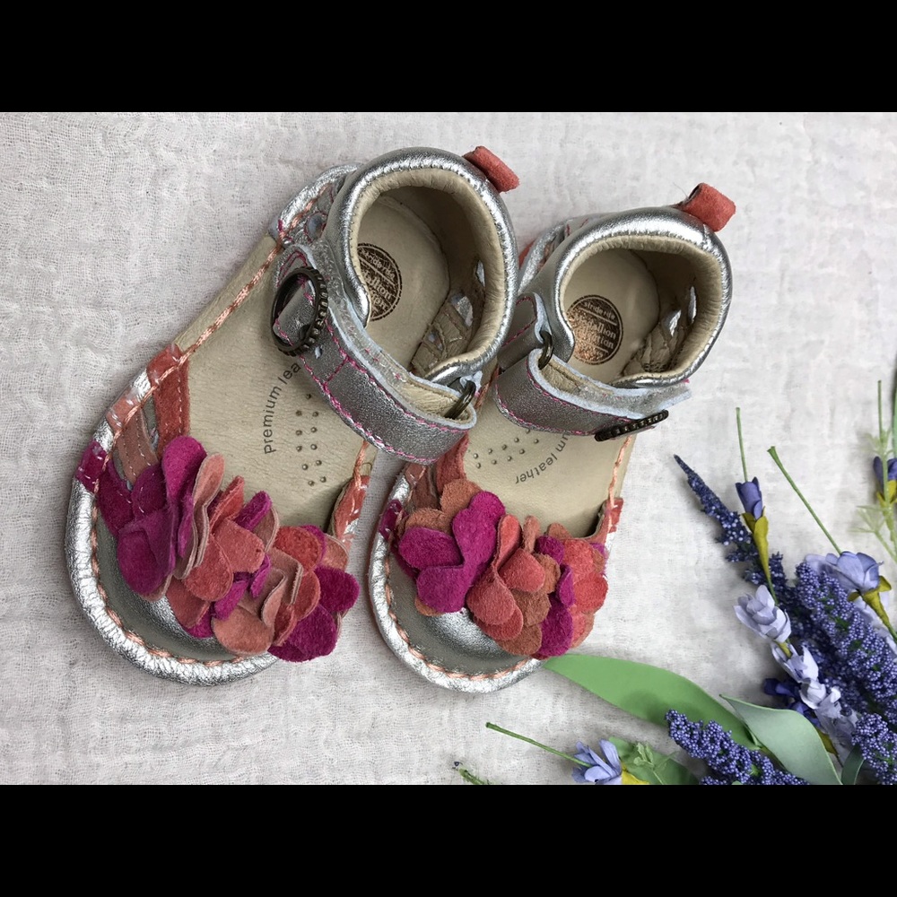 Stride Rite little girls silver shoes